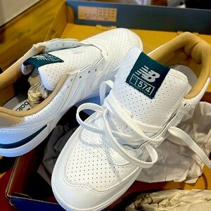 Brand new! New Balance court shoes / CT 574 size 5.5